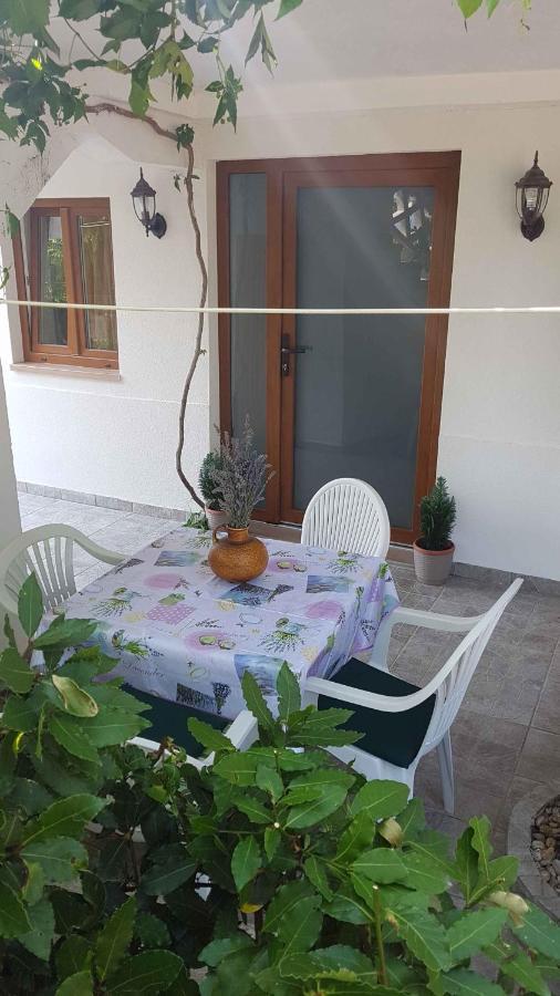 Dobrinj Apartment 2 Ngoại thất bức ảnh